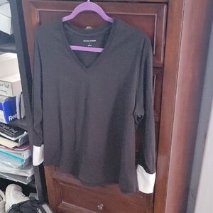 Universal Standard Black and White Long Sleeve Tee NwOT